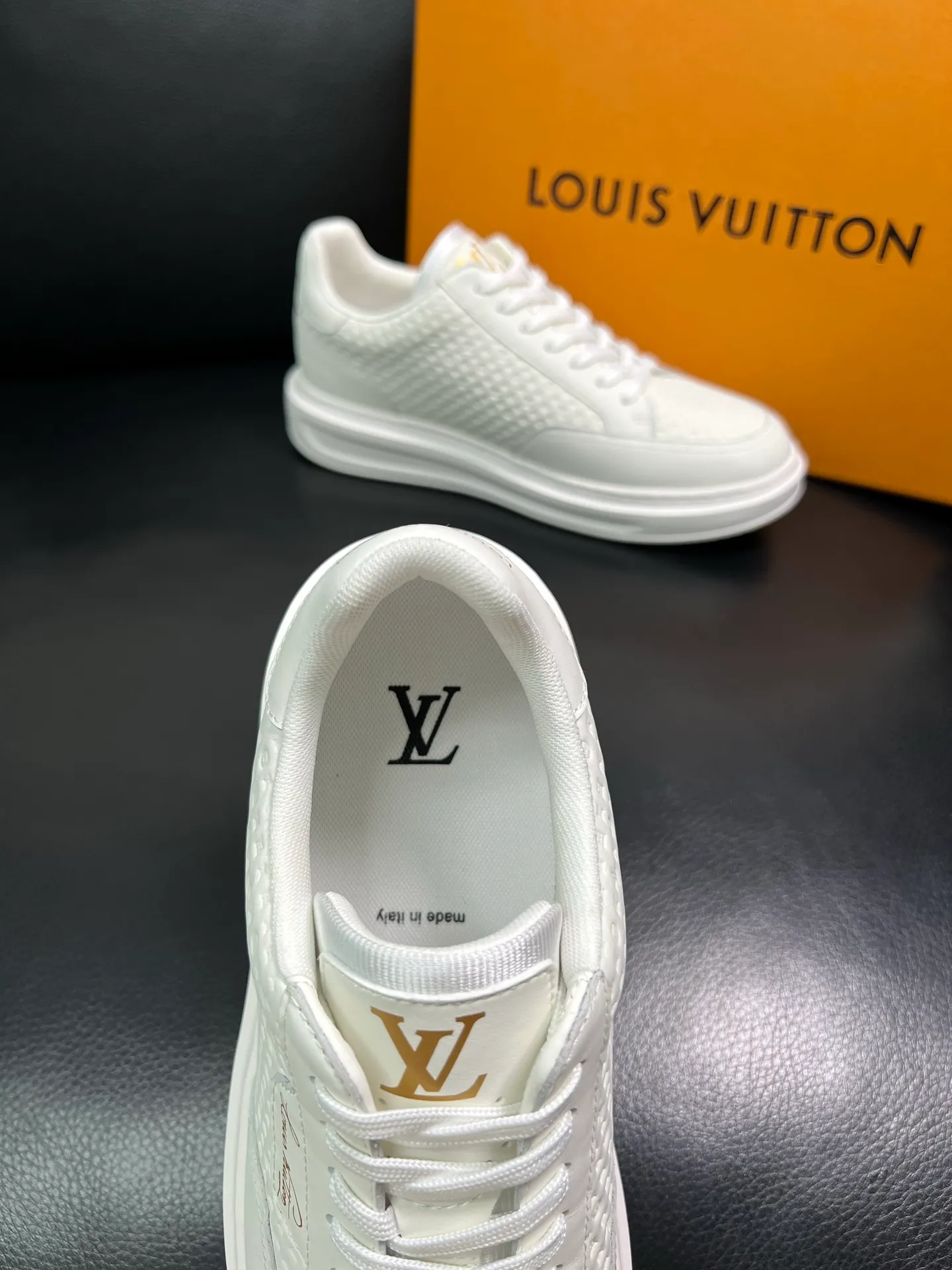 Men's shoes 💰740 Lv high quality top crafts Louis Vuitton sports shoes counter synchronized with original factory configuration, uppers imported from Italy, high-quality splicing colorful complex crafts, imported mesh pads soft and comfortable, soles: original soles specially provided by the original factory, T men's shoes 💰U exclusive movable molded soles super comfortable, original factory and single goods, welcome to compare, code number 38-44 (customized 45) 85867